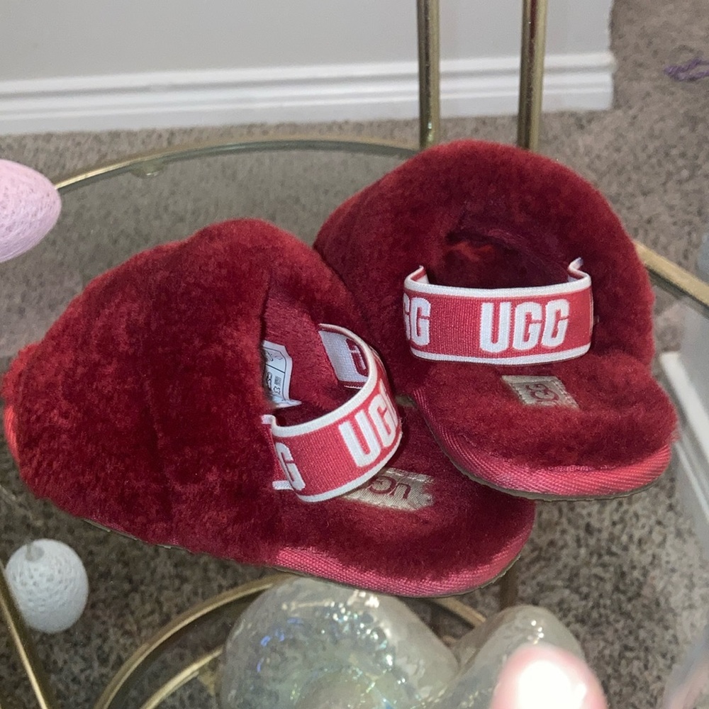 Toddler red ugg slides size 9c